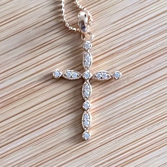 Brand New Bleu Sage 14K Gold Plated Sterling Silver 18" Chain Cross Necklace - Picture 3 of 12